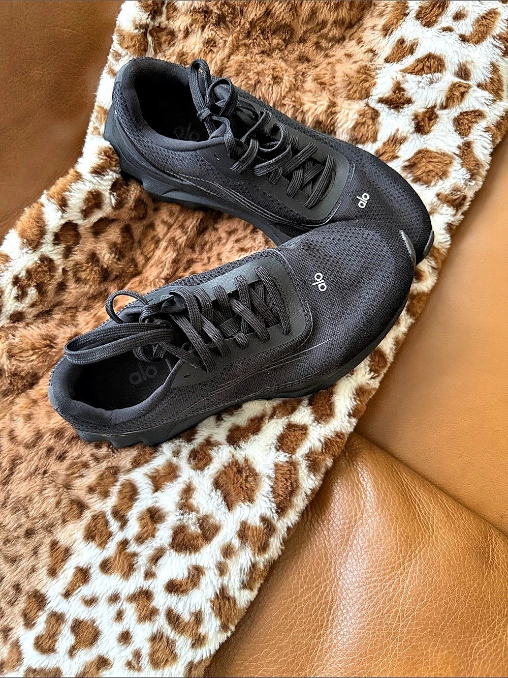 Alo Aces Women's Black Athletic Shoes US 8 size Like New